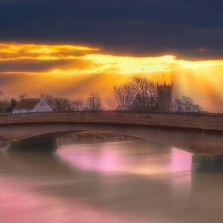 Riverbank Guest House Wiggenhall Saint Germans 외부 사진