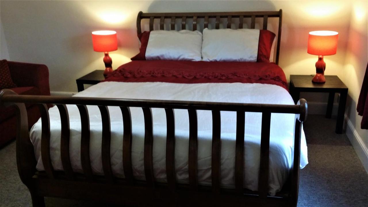 Riverbank Guest House Wiggenhall Saint Germans 외부 사진